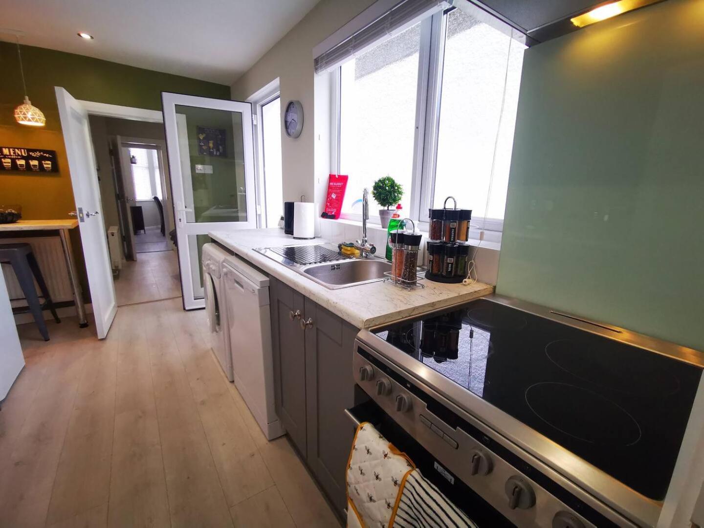 4Br Modern Botanic House Villa Белфаст Екстериор снимка
