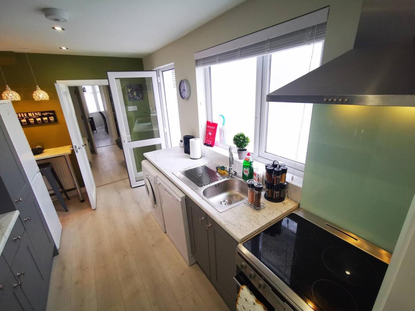 4Br Modern Botanic House Villa Белфаст Екстериор снимка